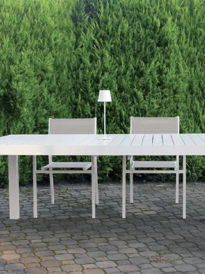 Tavolo Alluminium Table in alluminio verniciato bianco di La Seggiola