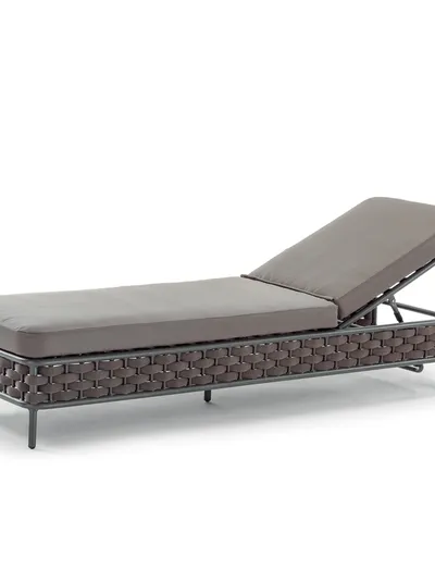 Lettino Nice Bed in tessuto con struttura in alluminio rivestita con corda in poliestere di La Seggiola