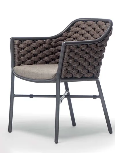 Poltroncina Nice P con struttura in alluminio e corda poliestere con gomma interna di La Seggiola